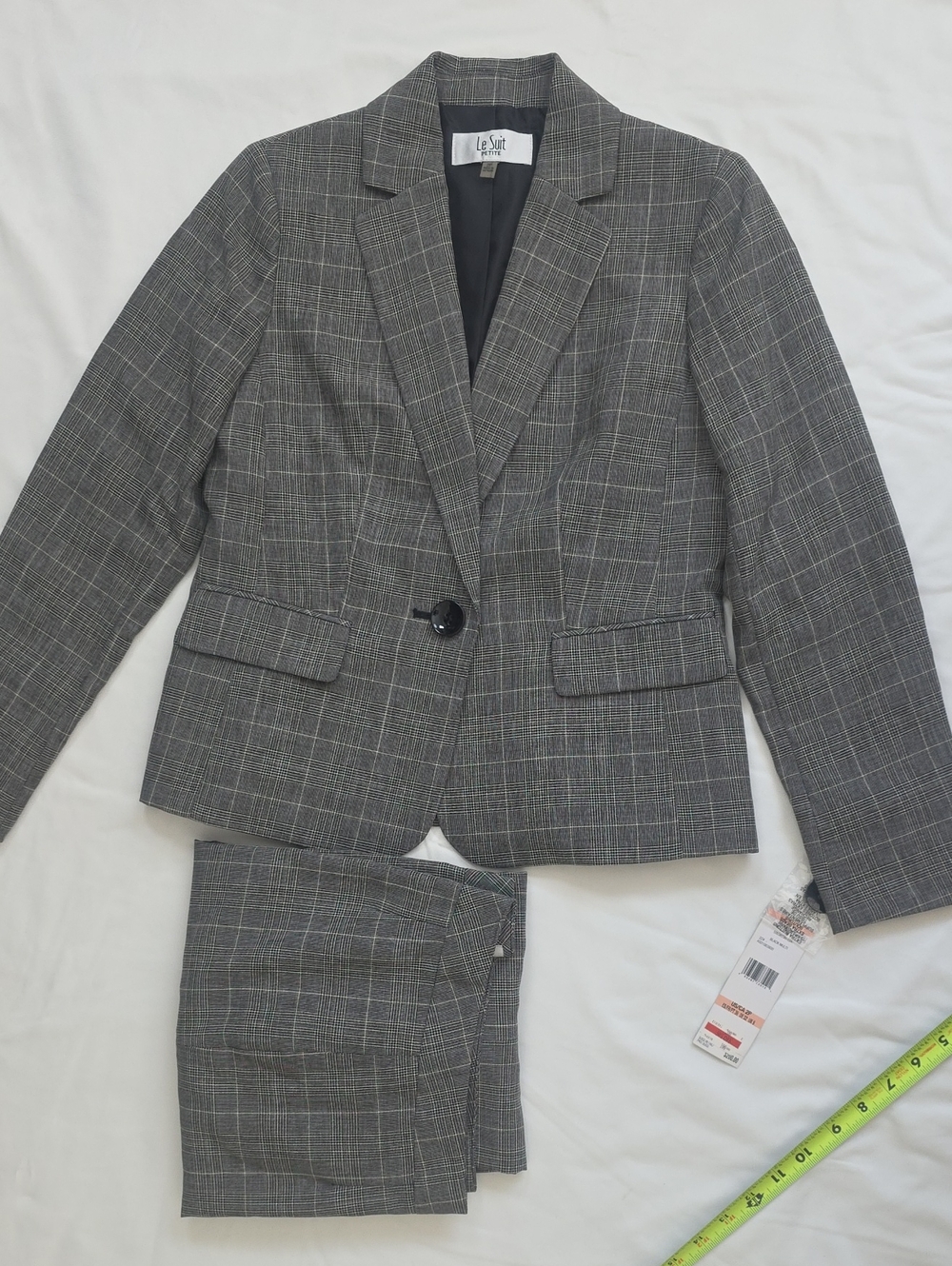 LE SUIT - Picture 10 of 11